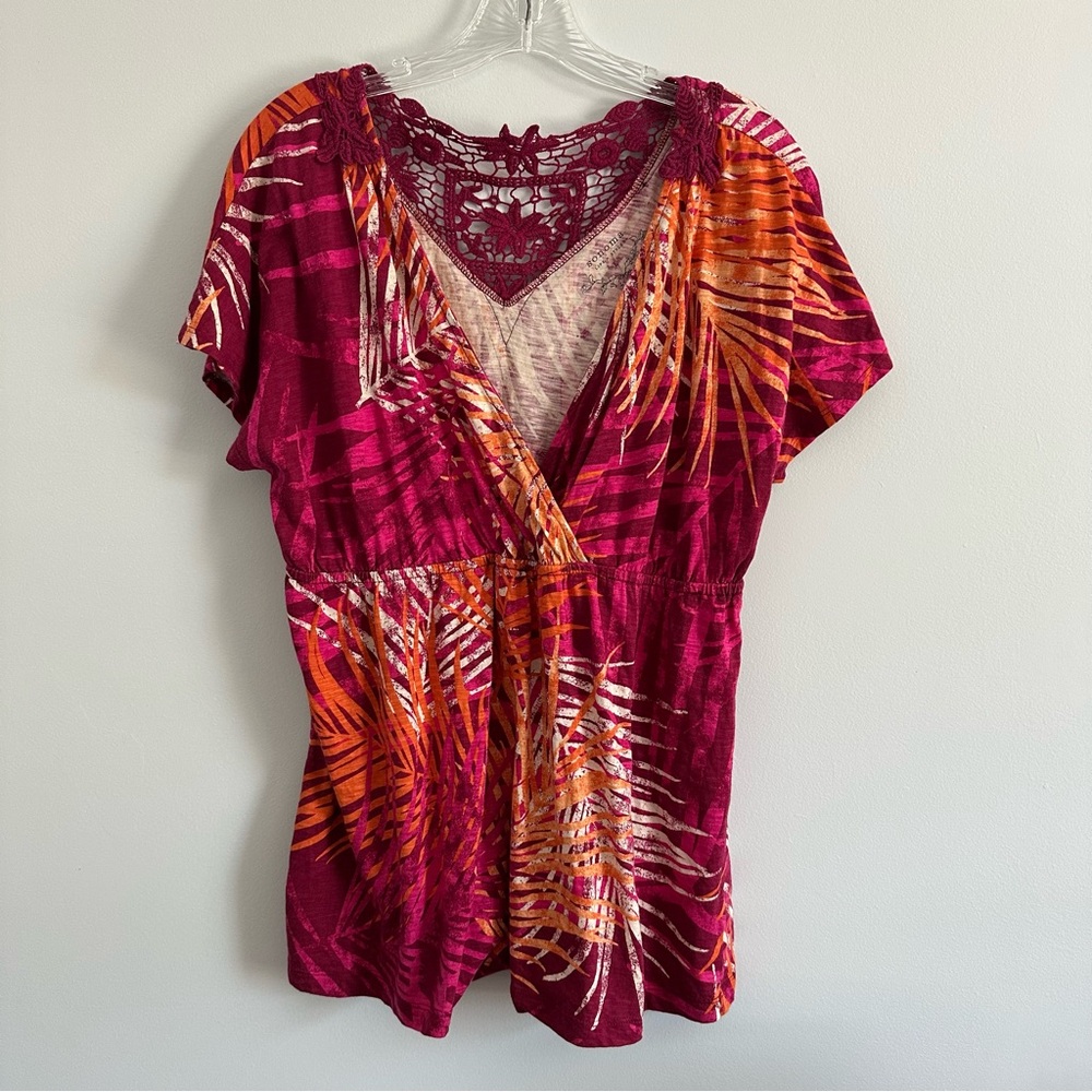 Sonoma Life and Style Pink and Orange V Neck Lace Back Short Sleeve